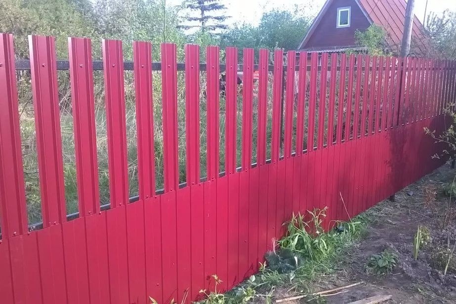 Купить забор комбинированный из профнастила и штакетника